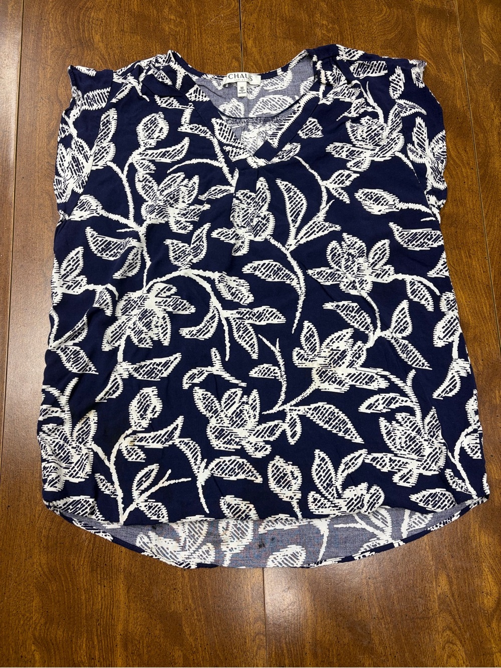 Chaus Navy White Floral V-Neck Short Sleeve Blouse Size Medium